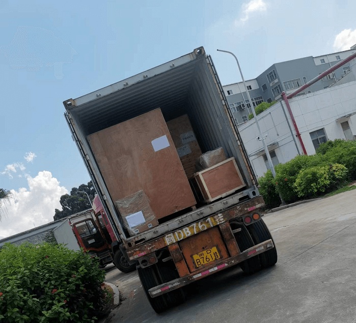 Máquina de linha de montagem de baterias semiautomáticas LITH enviada para a Tailândia